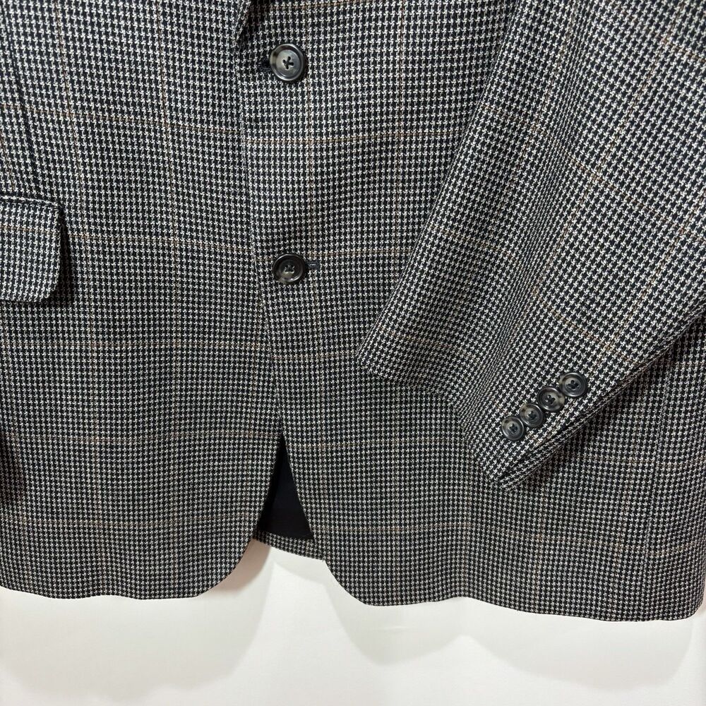 Jos A Bank Houndstooth Silk Wool Gray Blazer Men 42R Sport Coat Old Money Career - Picture 3 of 11